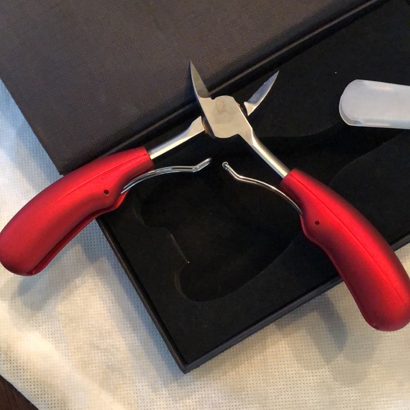 Kaasage Toe Nail Clipper with sheath & comfort grip New in Gift Box - Picture 3 of 9